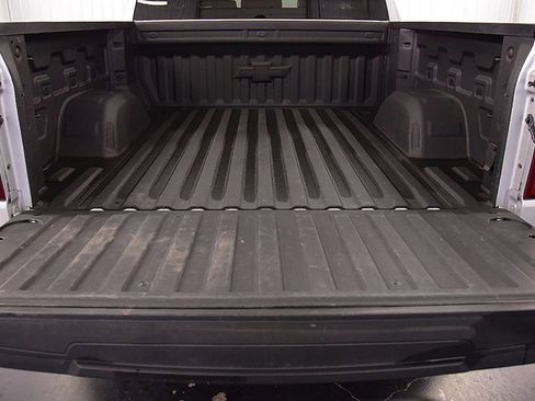 Used 2022 Chevrolet Silverado 1500 LT AWD/4WD image 7