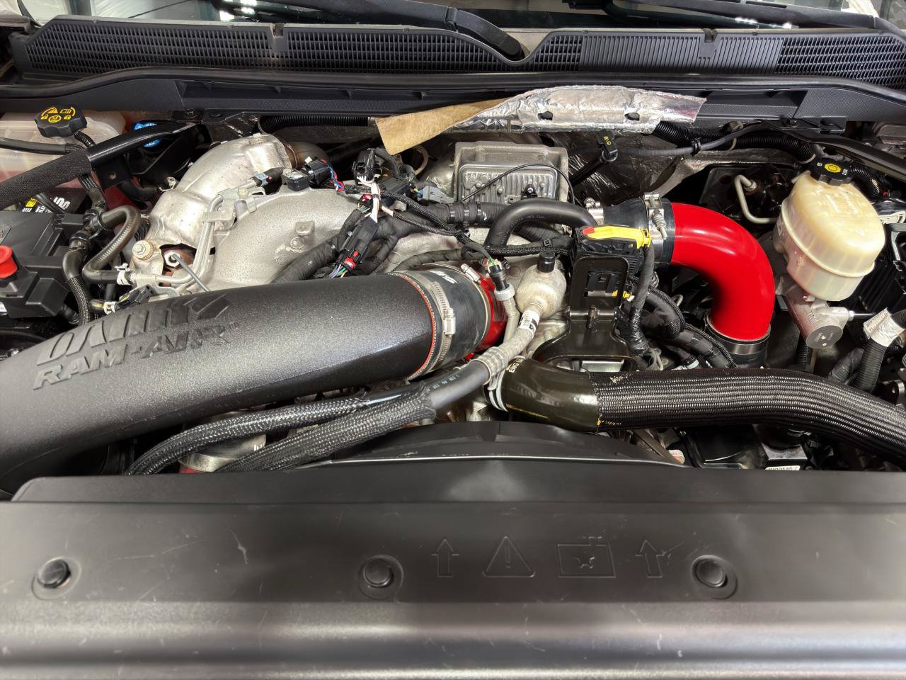 Used 2018 GMC Sierra 3500 Denali w/ Duramax Plus Package AWD/4WD image 11