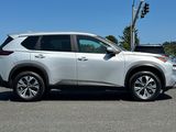 Used 2023 Nissan Rogue SV image 2
