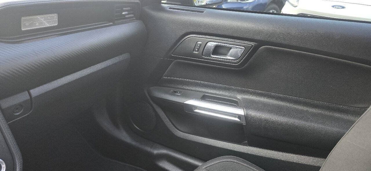 Used 2016 Ford Mustang Coupe w/ Equipment Group 051A RWD image 15
