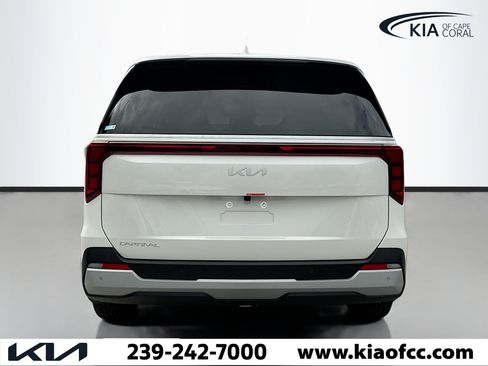 New 2026 Kia Carnival image 4