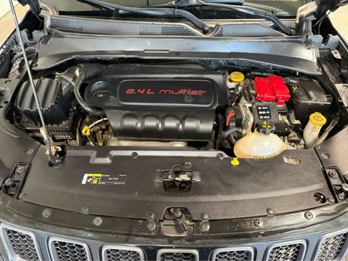 Used 2020 Jeep Compass Trailhawk AWD/4WD image 12