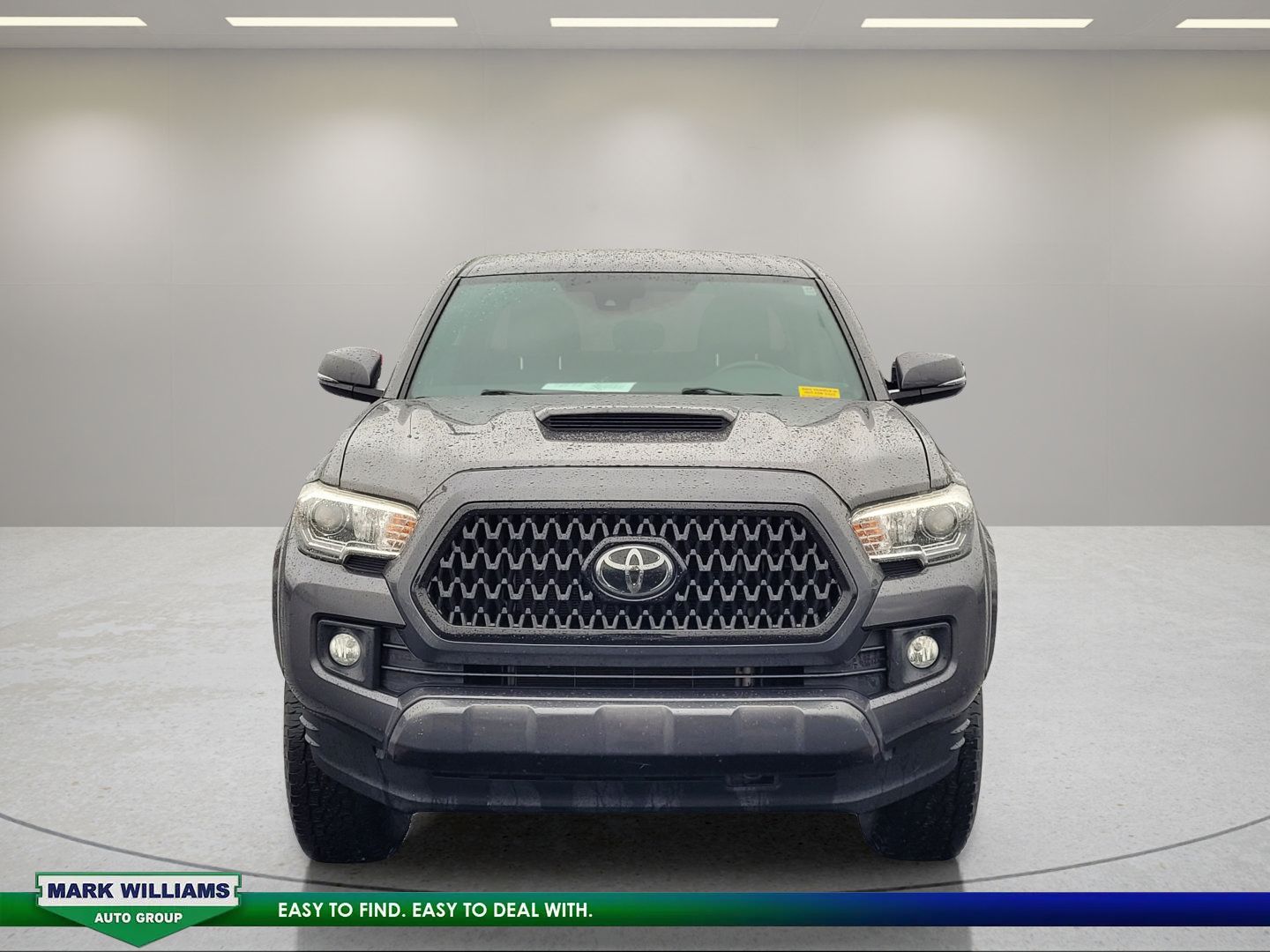 Used 2018 Toyota Tacoma TRD Sport AWD/4WD image 9