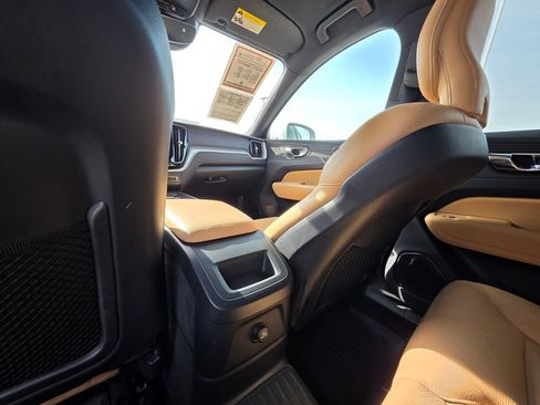 Used 2019 Volvo XC60 T8 Momentum w/ Premium Package AWD/4WD image 17