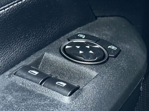 Used 2016 Ford Mustang Shelby GT350 w/ Track Package image 32