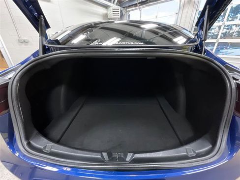 Used 2022 Tesla Model 3 Standard Range image 19