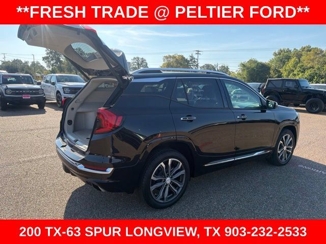 Used 2020 GMC Terrain Denali w/ Denali Premium Package FWD image 13