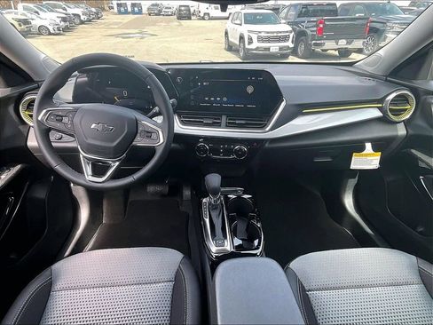 New 2026 Chevrolet Trax LT w/ Driver Confidence Package FWD image 12