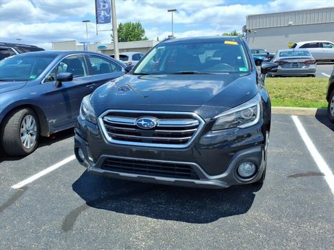 Used 2019 Subaru Outback 2.5i Touring AWD/4WD image 4