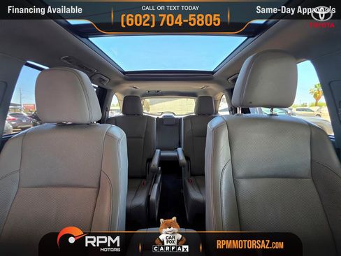 Used 2014 Toyota Highlander Limited Platinum FWD image 19