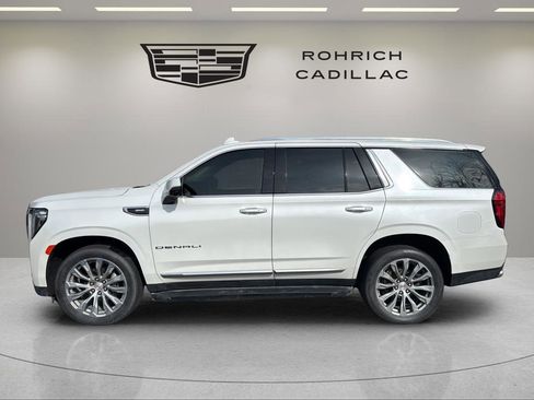 Used 2021 GMC Yukon Denali w/ Advanced Technology Package image 9