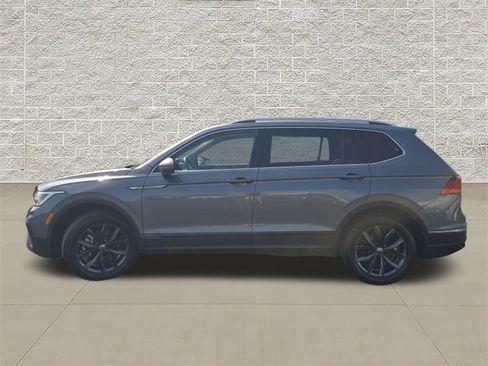 Certified 2023 Volkswagen Tiguan SE AWD/4WD image 4