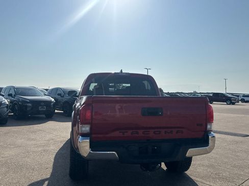 Used 2017 Toyota Tacoma TRD Off-Road w/ Tow Package (A/T) AWD/4WD image 15