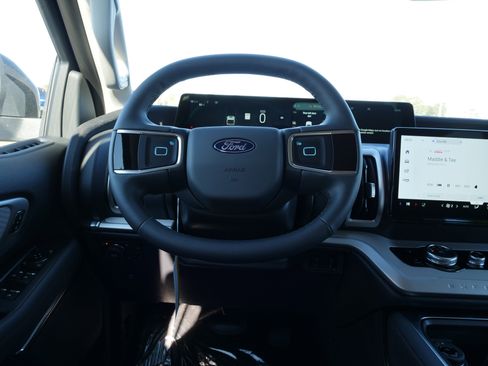 New 2025 Ford Expedition Max Active image 22