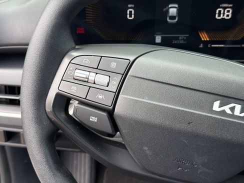 Used 2025 Kia K4 FWD image 22