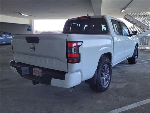 New 2025 Nissan Frontier SV w/ SV Convenience Package image 8