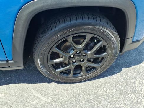Used 2022 Jeep Compass Latitude FWD image 4