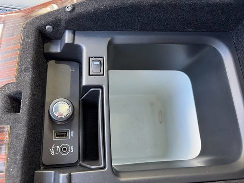 Used 2014 Land Rover Range Rover Long Wheelbase Supercharged image 39