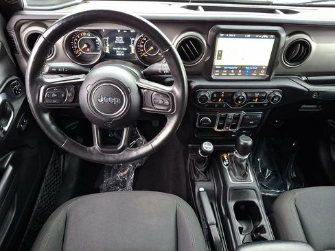 Used 2021 Jeep Gladiator Willys image 12