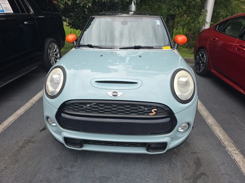 Used 2018 MINI Cooper S FWD image 2