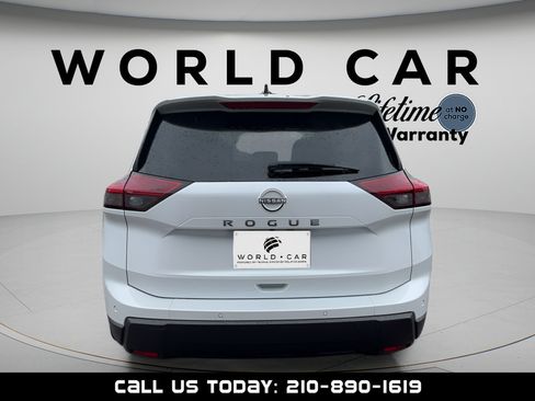 Used 2025 Nissan Rogue S FWD image 4
