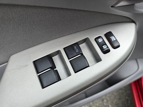 Used 2012 Toyota Corolla LE image 19