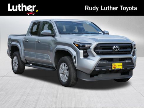 Certified 2024 Toyota Tacoma SR5 AWD/4WD image 1