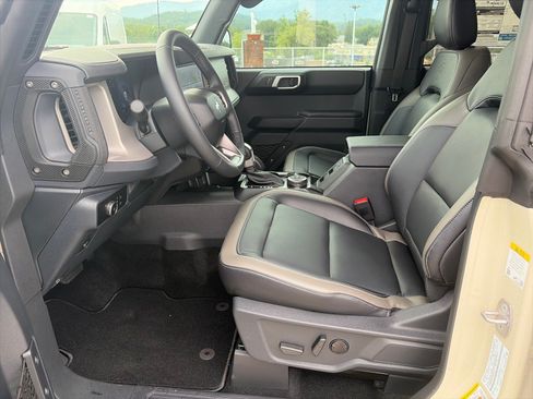 New 2026 Ford Bronco Outer Banks w/ Sasquatch Package AWD/4WD image 17
