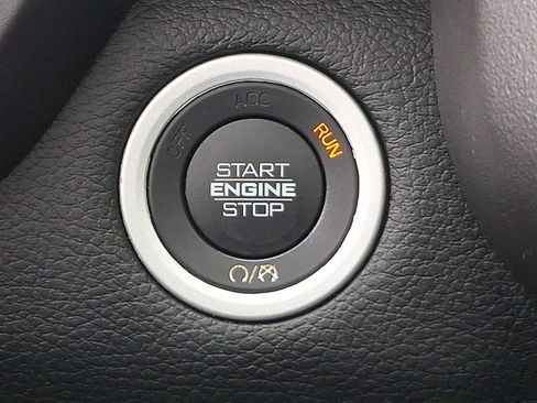 Certified 2021 RAM 1500 Laramie image 25