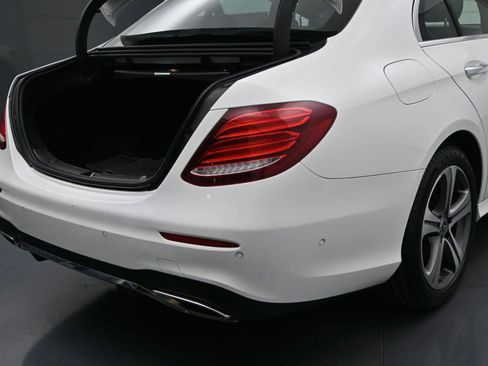 Used 2020 Mercedes-Benz E 350 4MATIC Sedan image 11