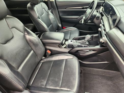 Used 2024 Kia Telluride LX FWD image 14