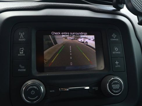 Used 2018 Jeep Renegade Sport w/ Power & Air Group image 17