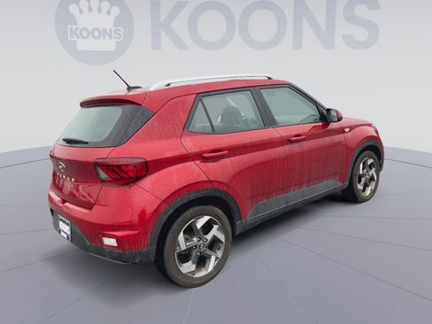Used 2023 Hyundai Venue Limited FWD image 11