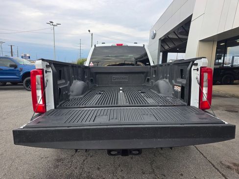 Used 2025 Ford F350 XLT image 6