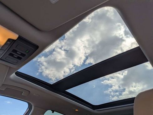 Used 2023 Nissan Rogue Platinum image 19