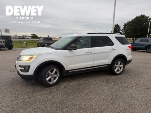 Used 2016 Ford Explorer XLT w/ Equipment Group 202A AWD/4WD image 7