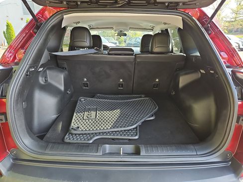 Used 2019 Jeep Cherokee Latitude Plus w/ Cold Weather Group AWD/4WD image 29