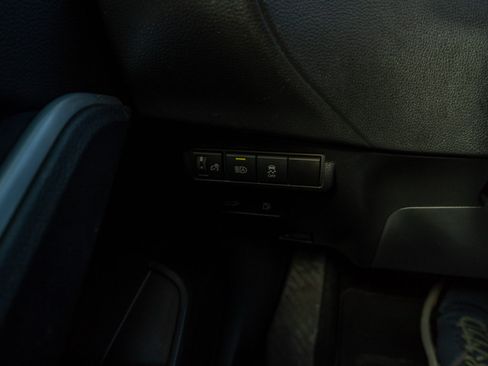 Used 2024 Toyota Corolla Cross AWD Hybrid w/ Convenience Package image 28