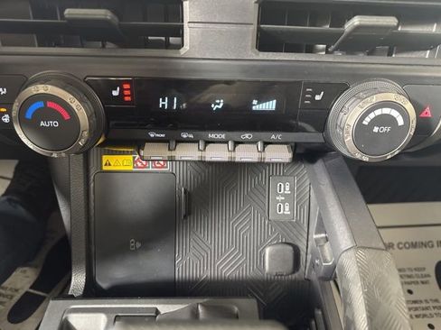 Used 2025 Toyota 4Runner TRD Off-Road image 16