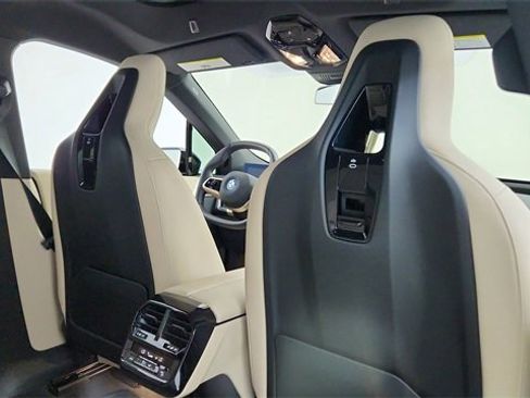 Used 2024 BMW iX xDrive50 w/ Premium Package image 27