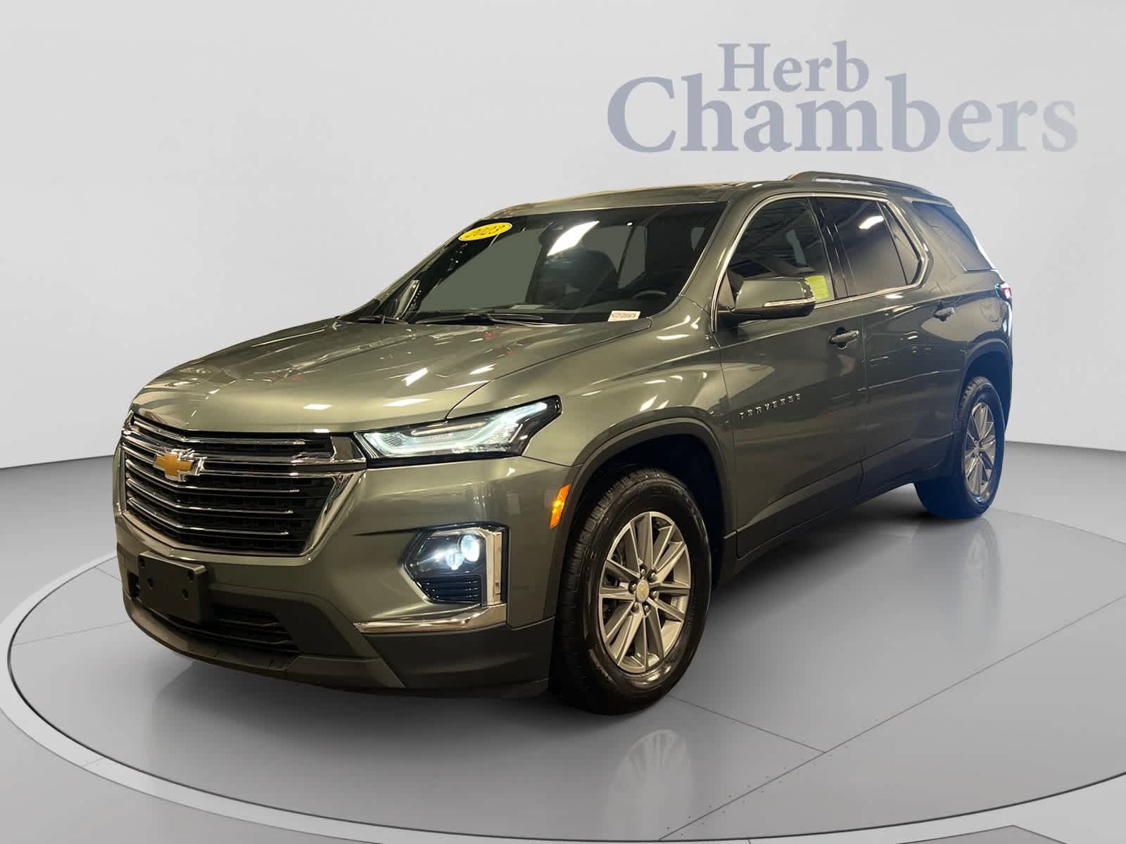 Used 2023 Chevrolet Traverse LT AWD/4WD image 4