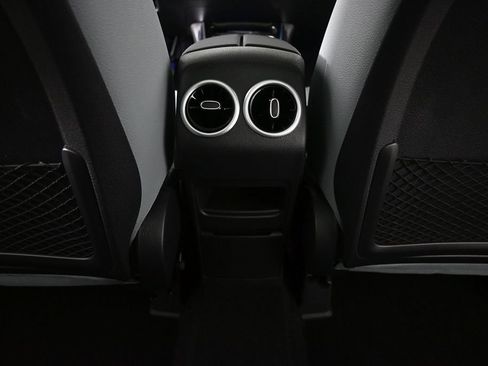 New 2026 Mercedes-Benz GLB 250 image 15