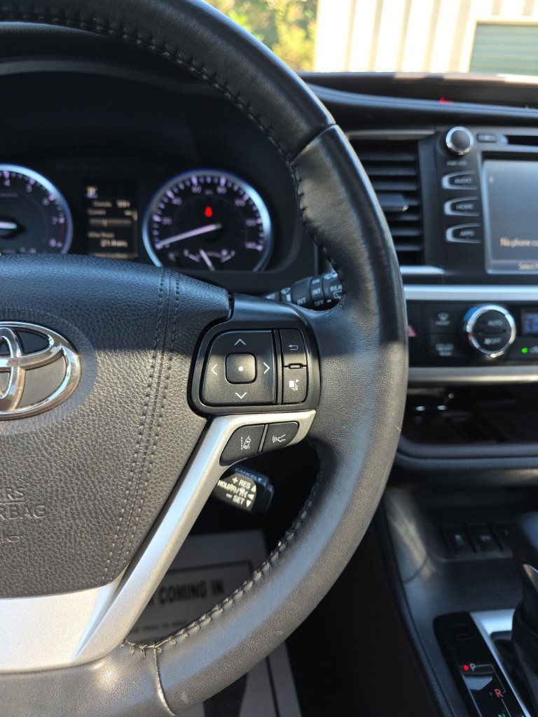 Certified 2019 Toyota Highlander XLE w/ Protection Package #3 AWD/4WD image 25
