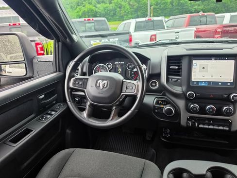 Used 2024 RAM 2500 Tradesman w/ Chrome Appearance Group AWD/4WD image 13