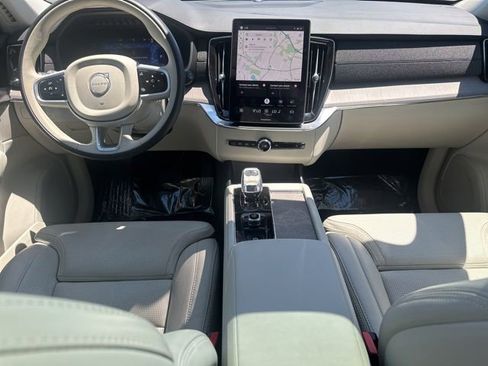 Certified 2025 Volvo XC90 T8 Ultra AWD/4WD image 17