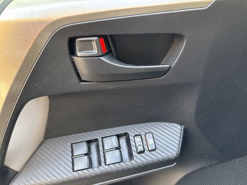 Used 2014 Toyota RAV4 LE image 7