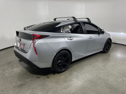 Used 2017 Toyota Prius Two image 3