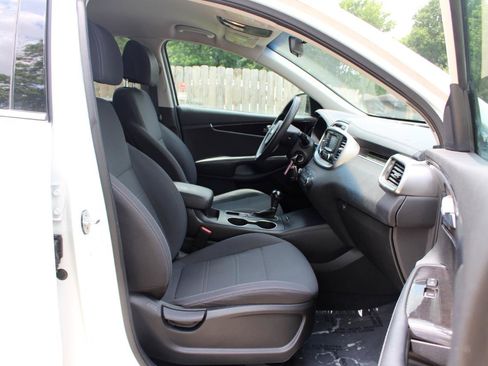 Used 2017 Kia Sorento FWD image 34