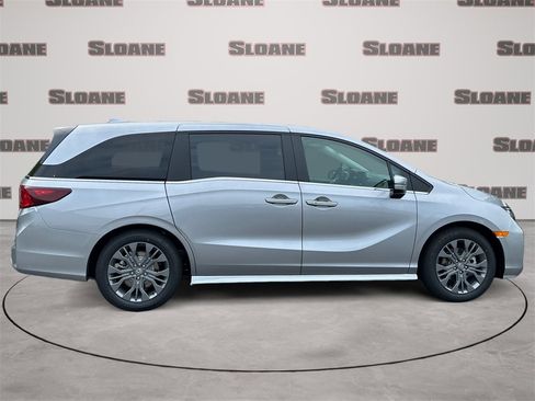 New 2026 Honda Odyssey Touring image 6