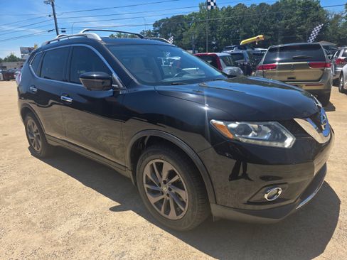Used 2016 Nissan Rogue SL w/ SL Premium Package FWD image 3